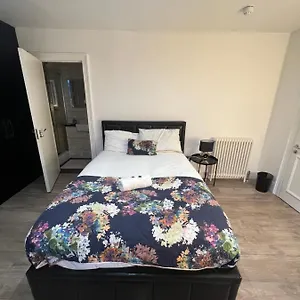 https://luxury-double-room-w-private-bathroom.edinburghhotelsuk.org